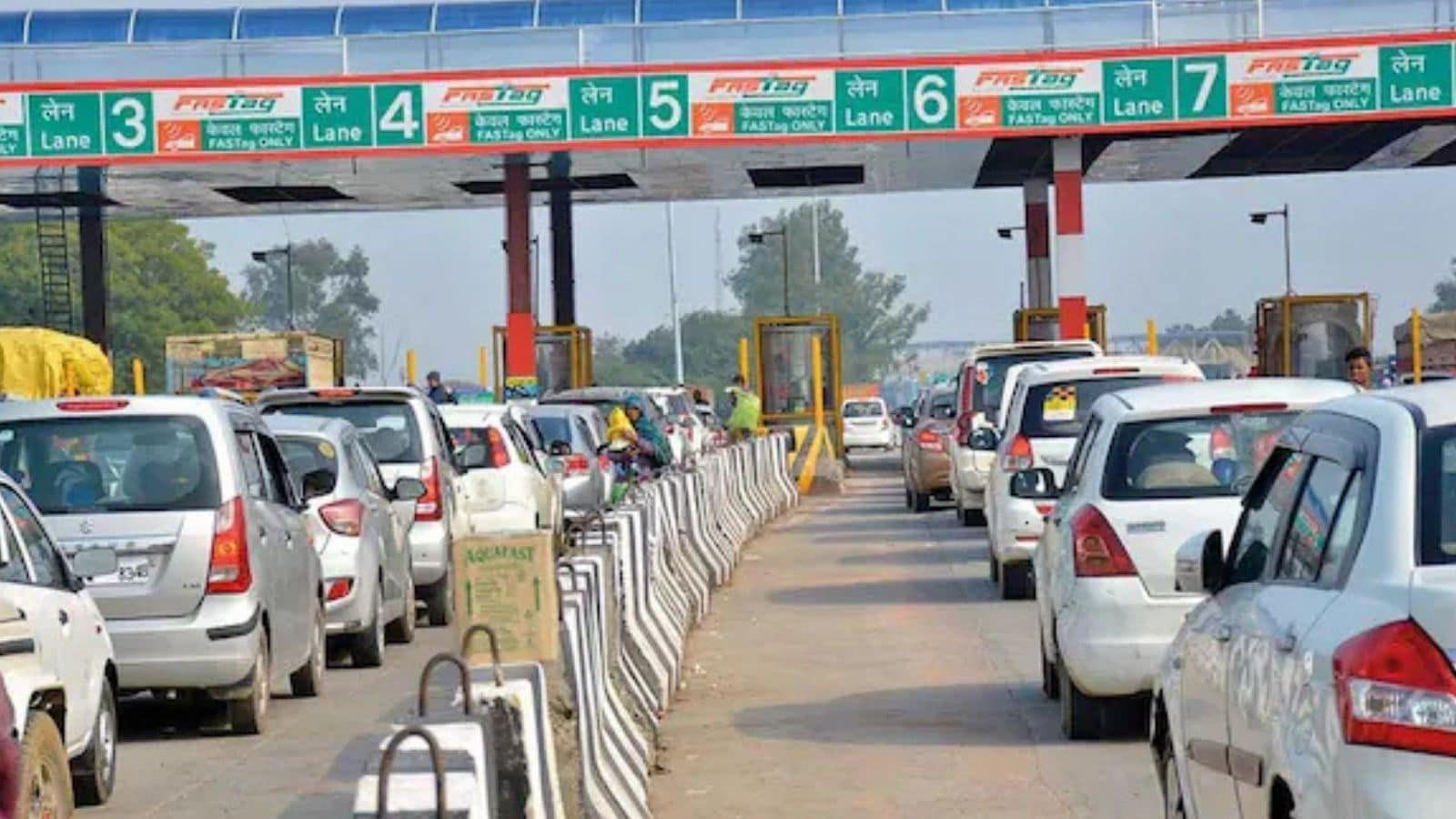 டோல் பாக்கி வைத்திருந்தால் சிக்கல்! இனி NOC, எஃப்.சி பெறுவது கடினம் - புதிய விதிகள் நடைமுறை! | Trending Stories Photogallery (டிரெண்டிங் போட்டோகேலரி) - News18 தமிழ்