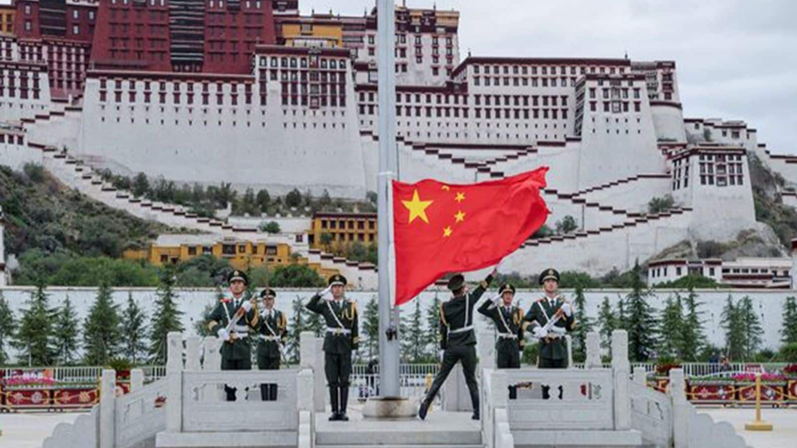 திபெத் மாணவர்கள் 10,500 பேரை சீனப் பள்ளிகளில் சேர்த்த சீன அரசு - கலாச்சாரம் அழியும் எனப் புகார் | World News (உலக செய்திகள்) - News18 தமிழ்