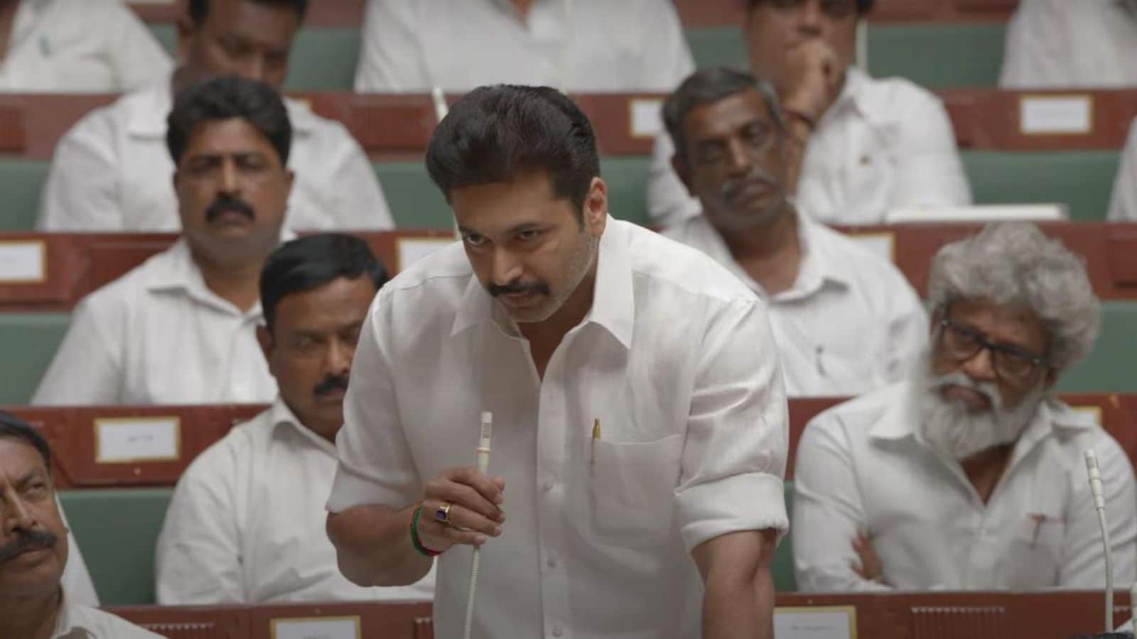 “கதாபாத்திரங்கள் கற்பனையே!” - ரவி மோகனின் ‘கராத்தே பாபு’ படக்குழு வெளியிட்ட எச்சரிக்கை! | பொழுதுபோக்கு செய்திகள் - News18 தமிழ்