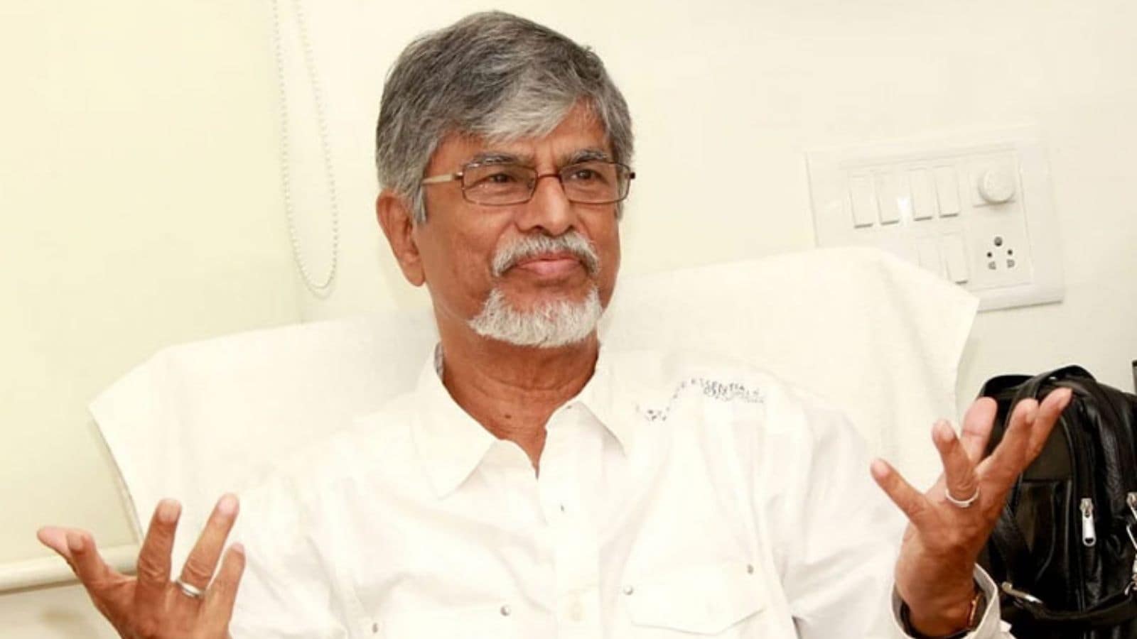 “விஜய் கொடுக்கும் வாய்ப்பை காங்கிரஸ் பயன்படுத்தினால் அதிகாரம் பெறலாம்” - எஸ்.ஏ.சந்திரசேகர் | தமிழ்நாடு செய்திகள் (Tamil Nadu News) - News18 தமிழ்