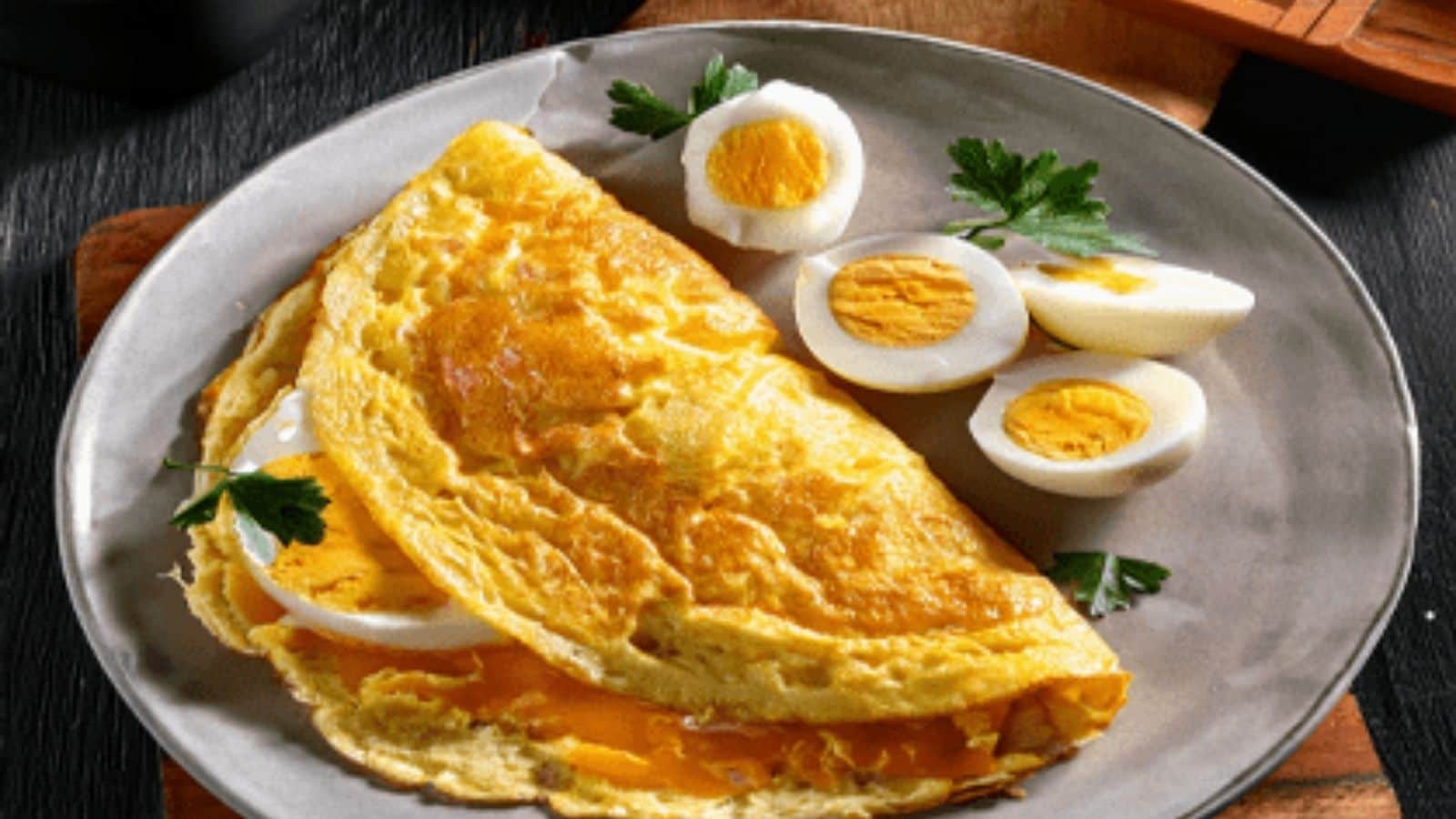 முட்டையை சாப்பிட்டால் காய்ச்சல் வருகிகிறதா... ஹாஃப்பாயில் vs அம்லெட்  எது ரிஸ்க் ... முட்டையை பற்றி தெரிஞ்சுக்கோங்க | உணவு போட்டோகேலரி - News18 தமிழ்