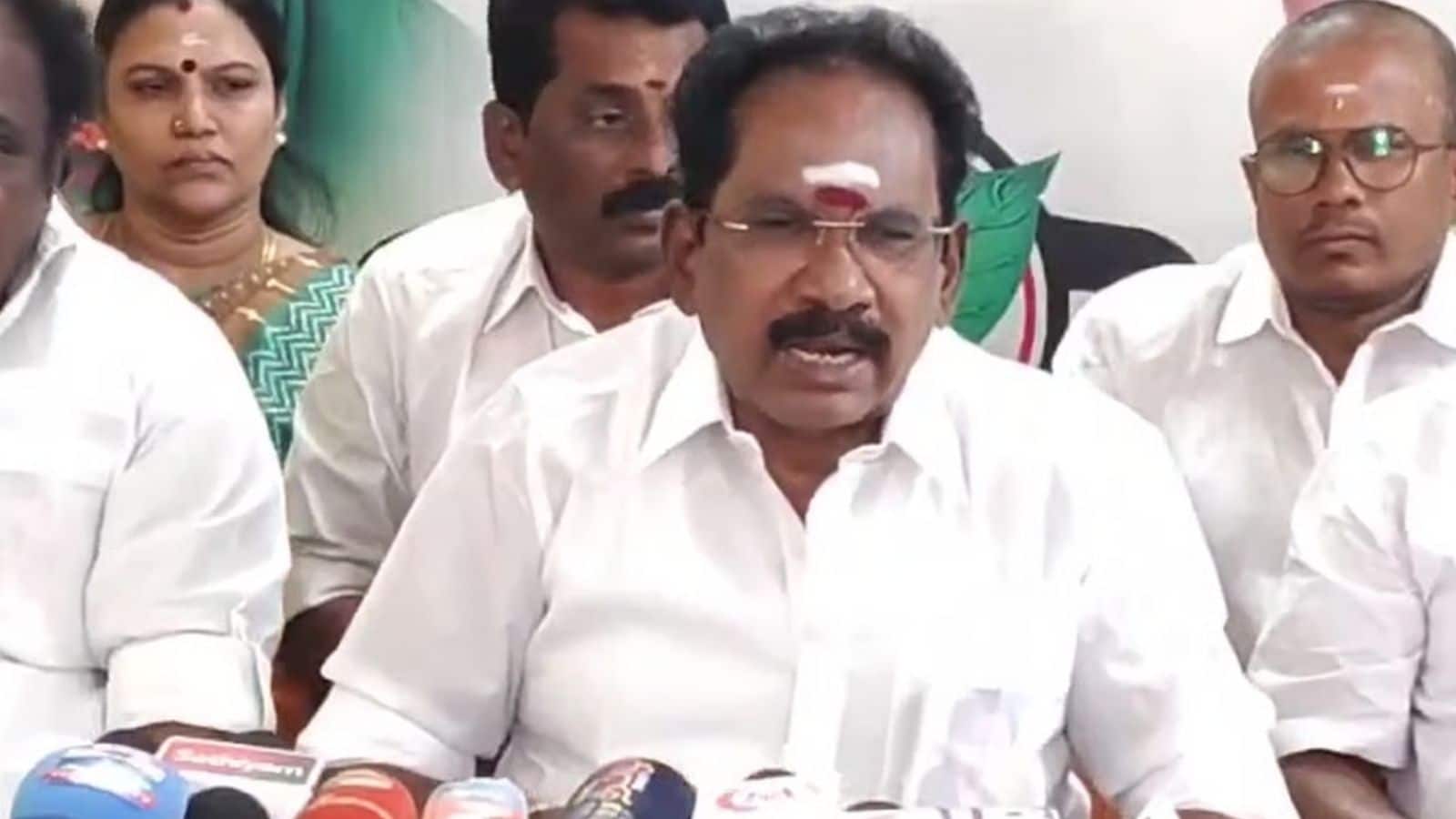 ”தவெக தலைவர் விஜய் வாயிலே வடை சுடுகிறார்” - முன்னாள் அமைச்சர் செல்லூர் ராஜூ விமர்சனம் | தமிழ்நாடு செய்திகள் (Tamil Nadu News) - News18 தமிழ்