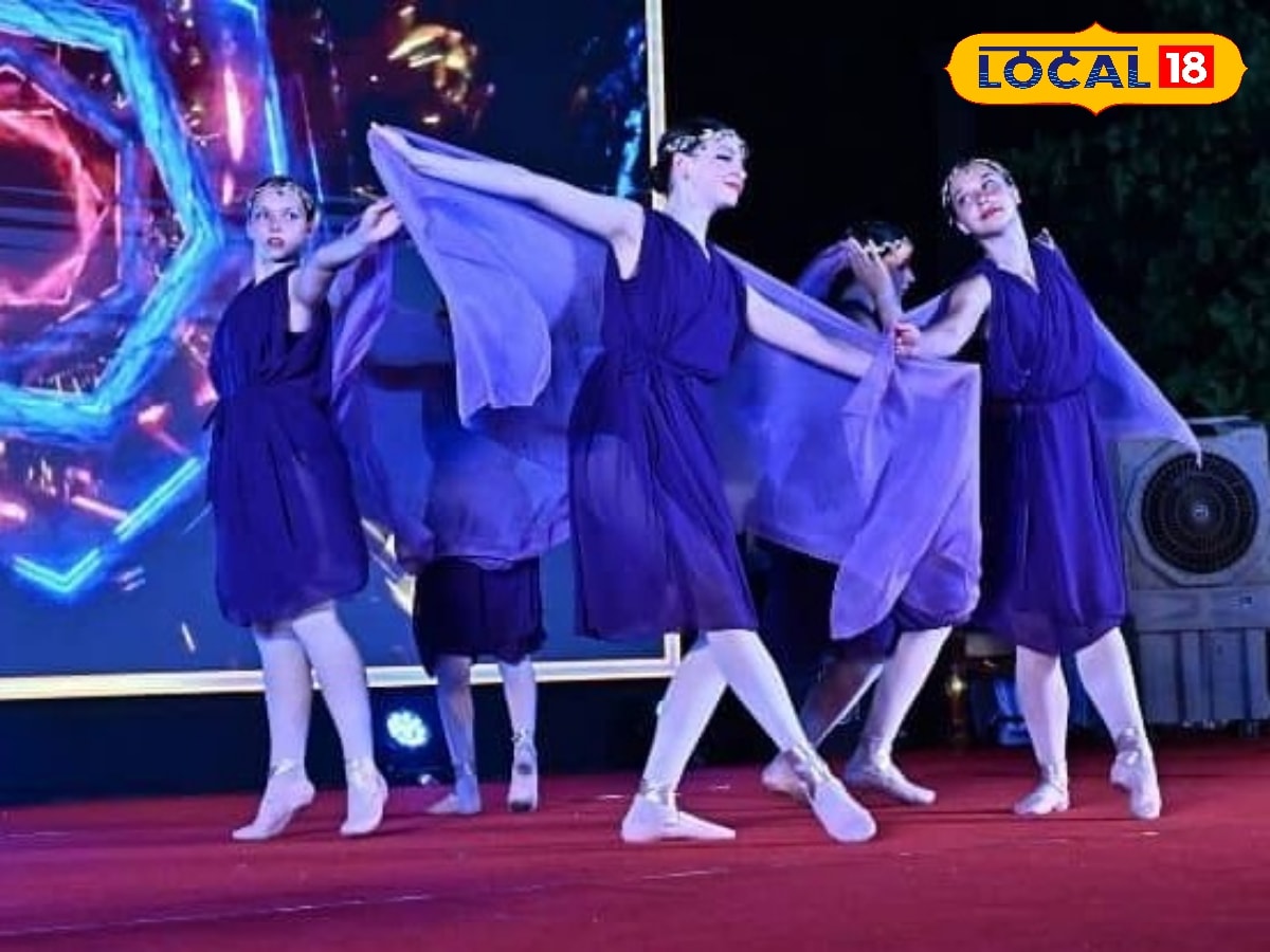 ரஷ்ய நடன விழா... பாரம்பரிய உடையில் நடனமாடி அசத்திய கலைஞர்கள் ! | புதுச்சேரி செய்தி (Puducherry News) - News18 தமிழ்