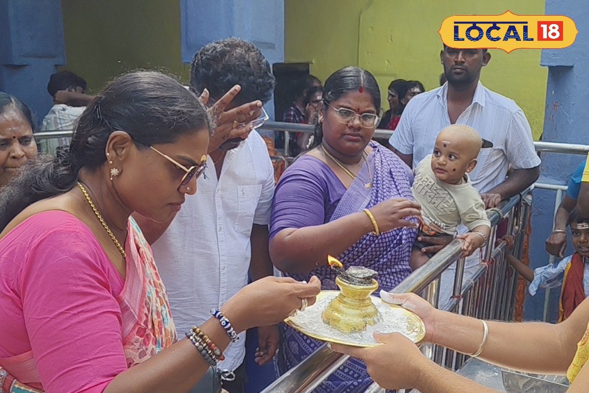 ராமநாதசுவாமியை தரிசிக்க வந்த நடிகர் ரோபோ சங்கரின் குடும்பம்.. மனமுருகி சுவாமி தரிசனம் !