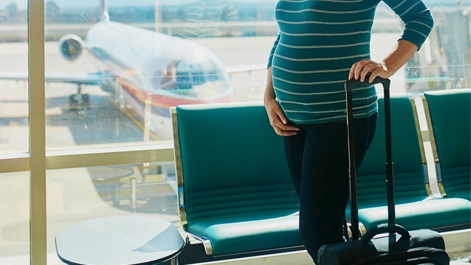 தாய்லாந்து விமான நிலையத்தில் தடுத்து நிறுத்தப்பட்ட இந்திய கர்ப்பிணிப் பெண்... காரணம் என்ன தெரியுமா...? | ஆட்டோமொபைல் செய்திகள் - News18 தமிழ்