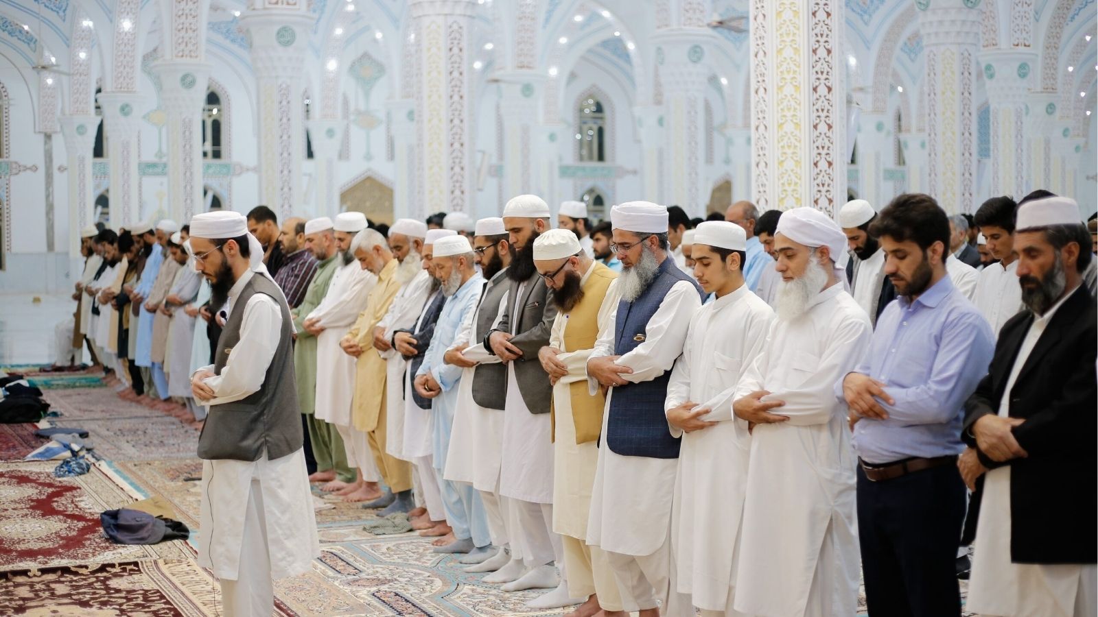 நாடு முழுவதும் ரமலான் நோன்பு தொடக்கம்.. சிறப்பு தொழுகையில் ஈடுபட்ட இஸ்லாமியர்கள்..! | Spirituality News (ஆன்மீக செய்திகள்) - News18 தமிழ்