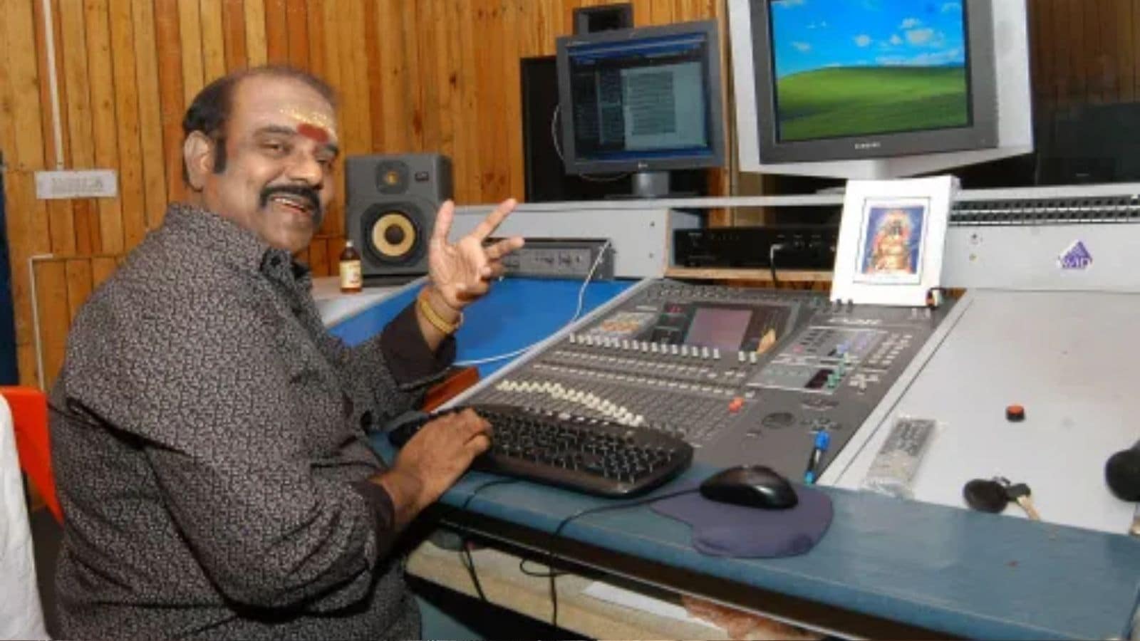 பழம்பெரும் இசையமைப்பாளர் எஸ்.பி. வெங்கடேஷ் காலமானார்! | பொழுதுபோக்கு செய்திகள் - News18 தமிழ்