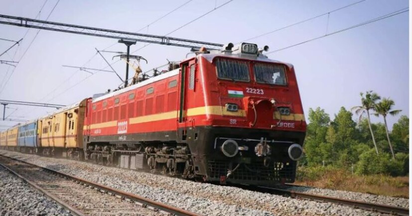 ரயில்வே அமைச்சகத்தின்படி, பயணிகளின் பாதுகாப்பிற்கு முதன்மை முன்னுரிமை அளித்து, இந்தத் தொழில்நுட்பம் நாடு முழுவதும் உள்ள அனைத்து முக்கிய ரயில் பாதைகளிலும் படிப்படியாகச் செயல்படுத்தப்படும். இத்தகைய நவீன மாற்றங்கள், எதிர்காலத்தில் இந்திய ரயில்வேயை உலகத் தரம் வாய்ந்ததாக மாற்றுவதில் முக்கியப் பங்கு வகிக்கும். இந்த புதுமையான தொழில்நுட்பம் பாதுகாப்பை மேம்படுத்துவதோடு மட்டுமல்லாமல், ரயில்களின் வேகத்தை அதிகரிப்பதன் மூலம் பயணிகளின் மதிப்புமிக்க நேரத்தையும் சேமிக்கும்.