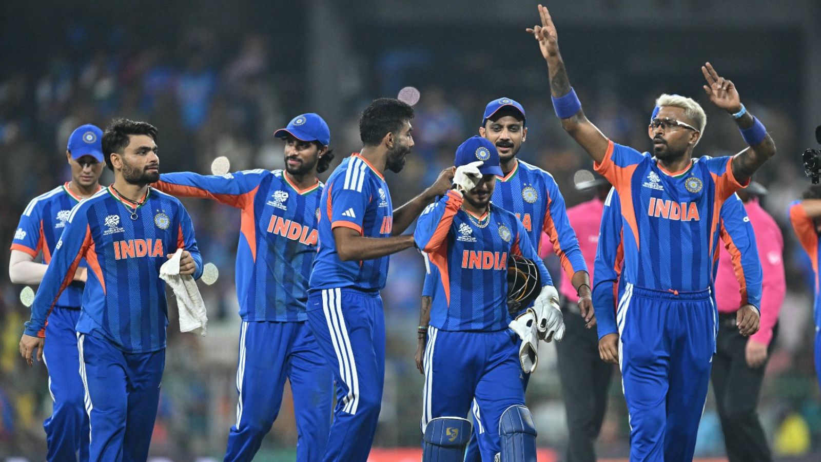 World Cup T20 : பாகிஸ்தானை 61 ரன்கள் வித்தியாசத்தில் எளிதாக வென்றது இந்திய அணி.. உலகக் கோப்பை தொடரில் ஹாட்ரிக் வெற்றி | கிரிக்கெட் செய்திகள் - News18 தமிழ்