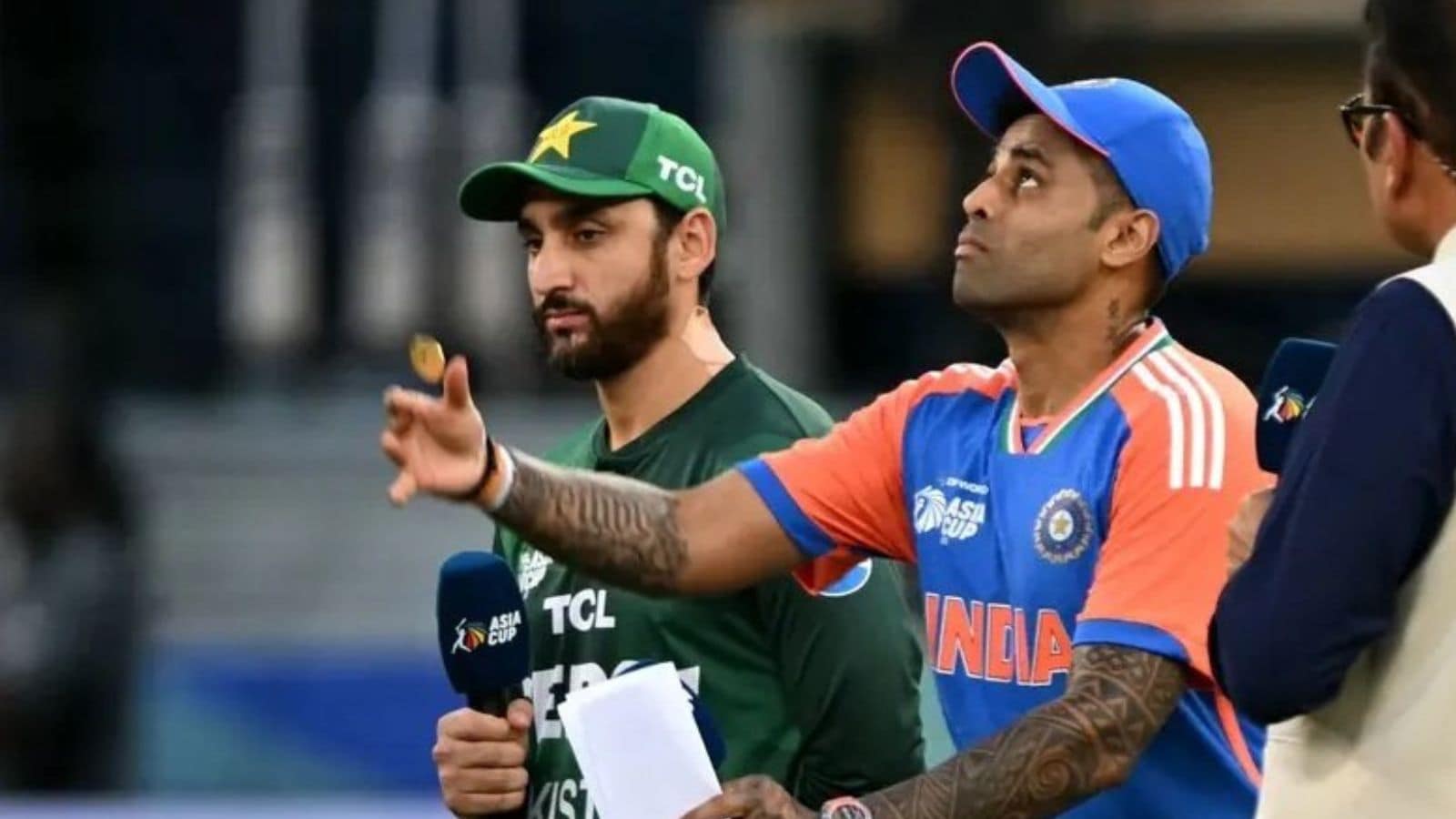 உலகக்கோப்பை டி20 கிரிக்கெட் தொடர்… இந்தியாவுக்கு எதிரான போட்டியை புறக்கணிப்பதாக பாகிஸ்தான் அறிவிப்பு.. | கிரிக்கெட் செய்திகள் - News18 தமிழ்