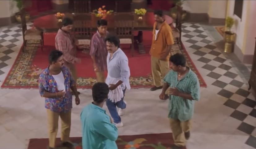  ரஜினிகாந்த் நடிப்பில் வெளிவந்து சூப்பர் ஹிட்டான முத்து படத்தில் அவருக்கு காமெடி நடிகர் டூப் போட்டுள்ளார். இதுகுறித்த சுவாரசிய தகவல்கள் இணையத்தில் வைரலாகியுள்ளது.