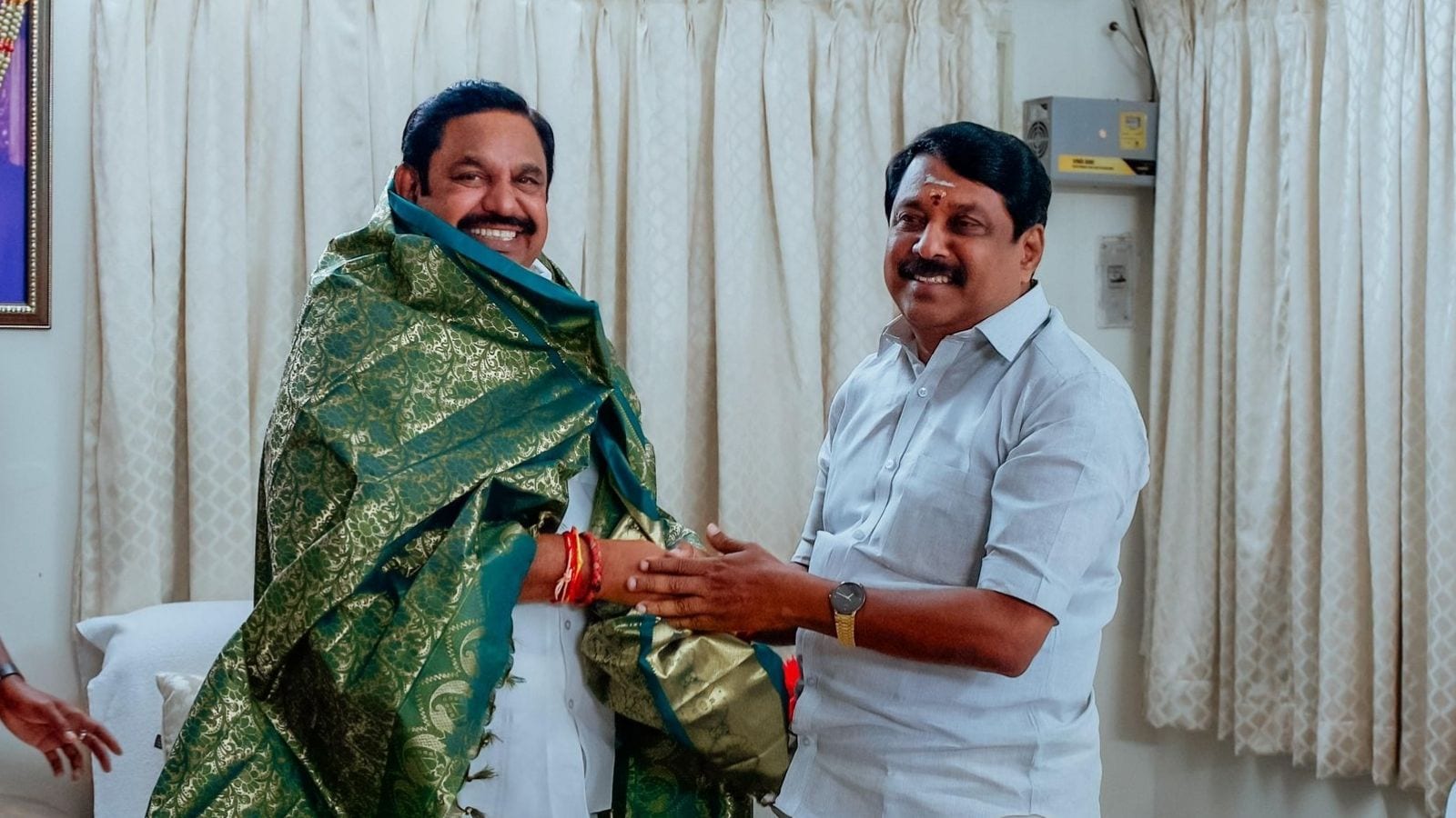 எடப்பாடி பழனிசாமியுடன் ஒரு மணி நேரம் பேசிய நயினார் நாகேந்திரன் – சந்திப்பில் நடந்தது என்ன? | தமிழ்நாடு செய்திகள் (Tamil Nadu News) - News18 தமிழ்