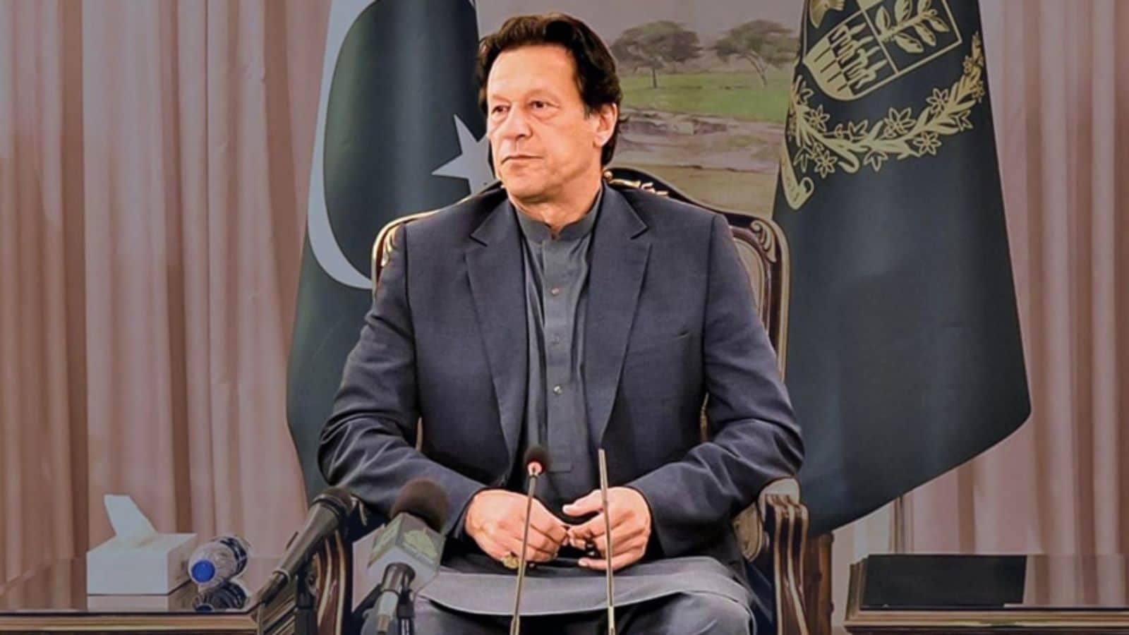 ‘இம்ரான் கானுக்கு உயர் சிகிச்சை அளிக்க வேண்டும்’ - குரல் கொடுத்த 14 சர்வதேச முன்னாள் கேப்டன்கள்! | World News (உலக செய்திகள்) - News18 தமிழ்