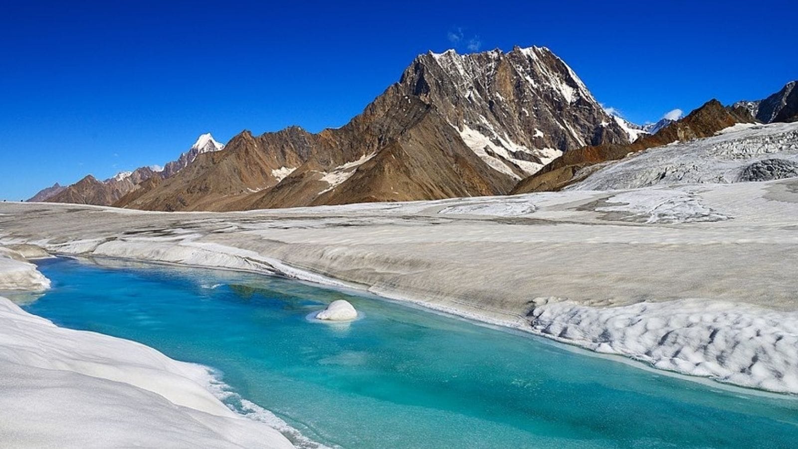 வற்றாத ஜீவநதிகளின் பிறப்பிடம்.. ஆசியாவின் கால நிலைகளை தீர்மானிக்கும் இமயமலையின் வியப்பூட்டும் தகவல்கள்.. | Trending Stories Photogallery (டிரெண்டிங் போட்டோகேலரி) - News18 தமிழ்