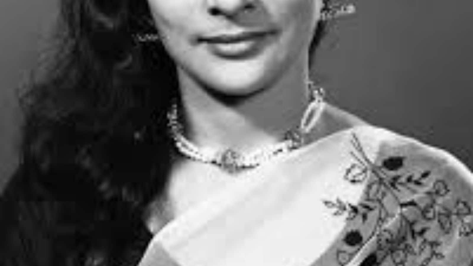 ரூ.80 கோடி சொத்துக்களை தானமாக வழங்கிய நடிகை.. ஒரே காரணம் தான்.. யார் இவர் தெரியுமா?  | பொழுதுபோக்கு போட்டோகேலரி - News18 தமிழ்