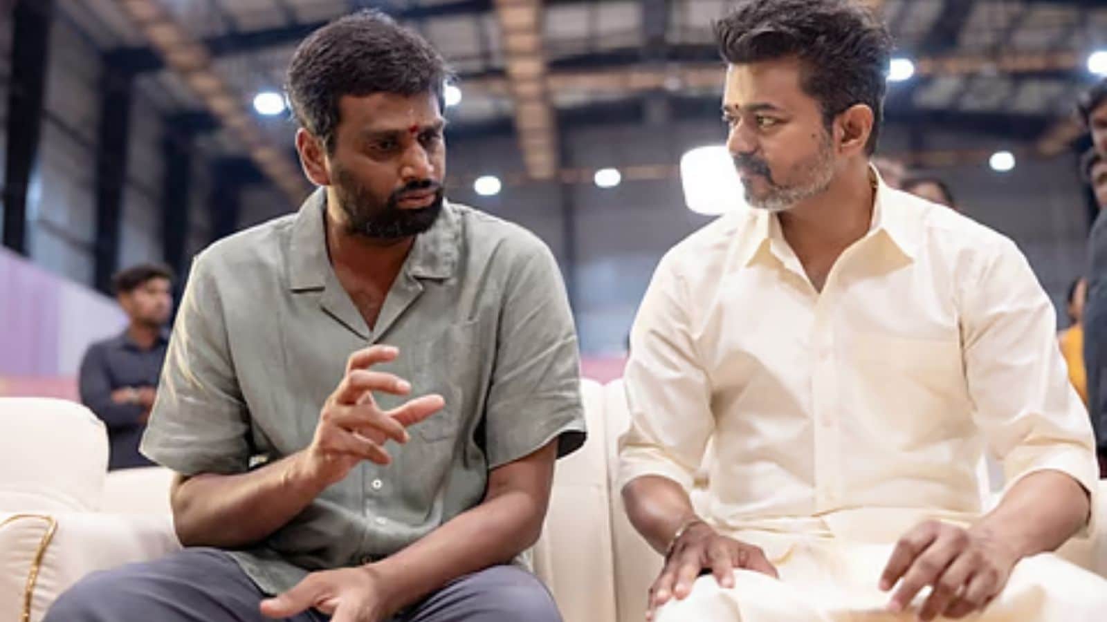 ‘ஜனநாயகன்’ பட இயக்குநர் ஹெச்.வினோத்தின் அடுத்த கட்ட நகர்வு.. விரைவில் அறிவிப்பு! | பொழுதுபோக்கு போட்டோகேலரி - News18 தமிழ்