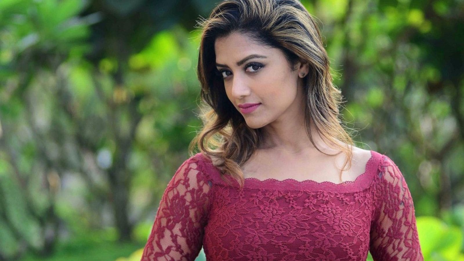 “மலையாள நடிகர் என்னை டேட்டிங் அழைத்தார்..” - நடிகை மம்தா மோகன்தாஸ் ஓபன் டாக் | பொழுதுபோக்கு செய்திகள் - News18 தமிழ்