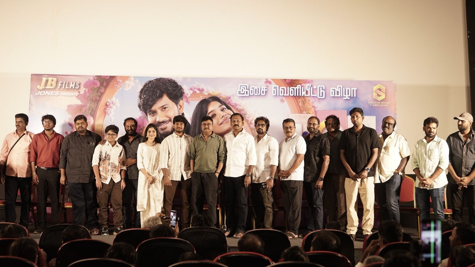 20 வருடங்களுக்குப் பிறகு பாடல் எழுதிய பிரபல இயக்குநர்.. அவரே சொன்ன காரணம்!  | பொழுதுபோக்கு செய்திகள் - News18 தமிழ்