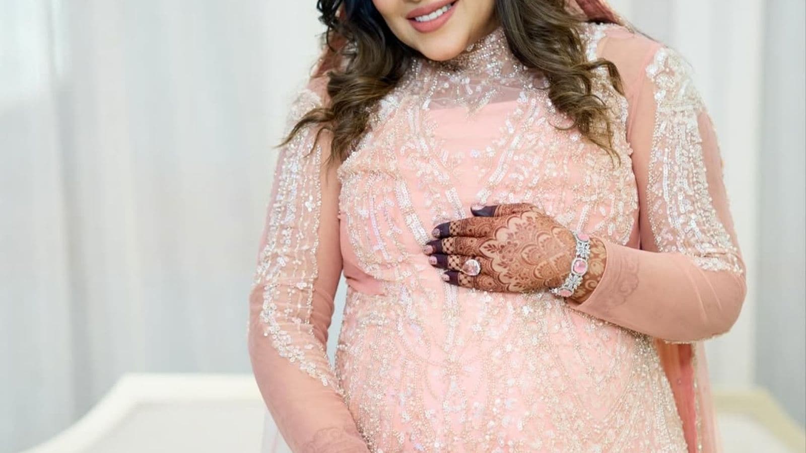 Actress | 36 வயதில் 2வது குழந்தைக்கு தாயாகும் சூர்யா பட நடிகை.. யார் தெரியுமா?