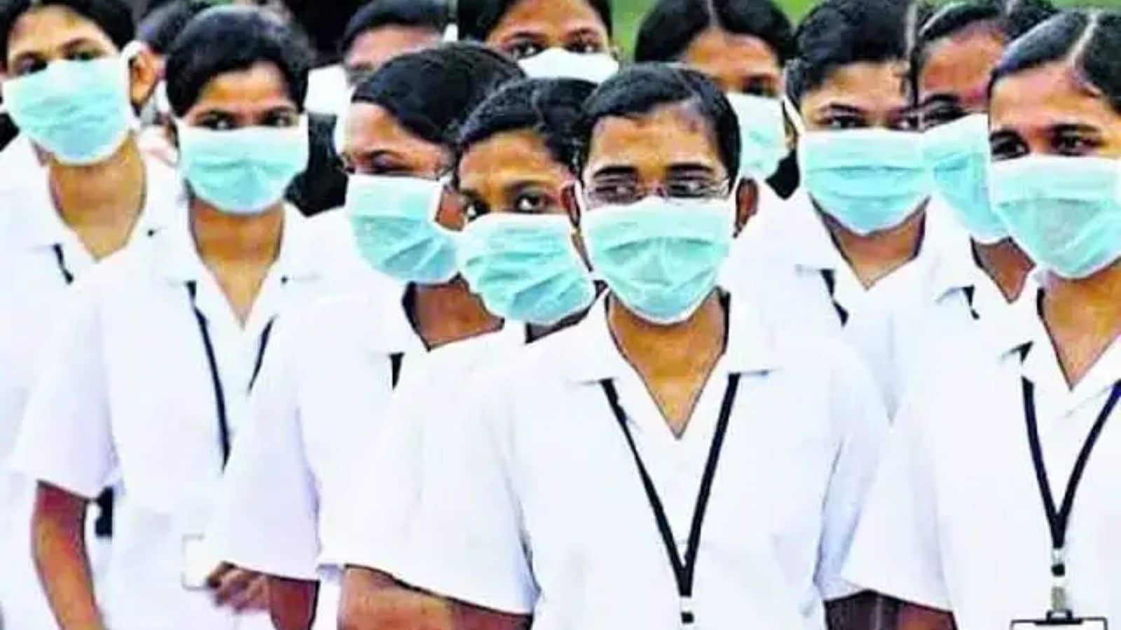 ஒப்பந்த செவிலியர்களுக்கு ஆறு மாதம் ஊதியத்துடன் மகப்பேறு விடுப்பு.. மக்கள் நல்வாழ்வுத்துறை ஒப்புதல் | வேலைவாய்ப்பு செய்திகள் - News18 தமிழ்