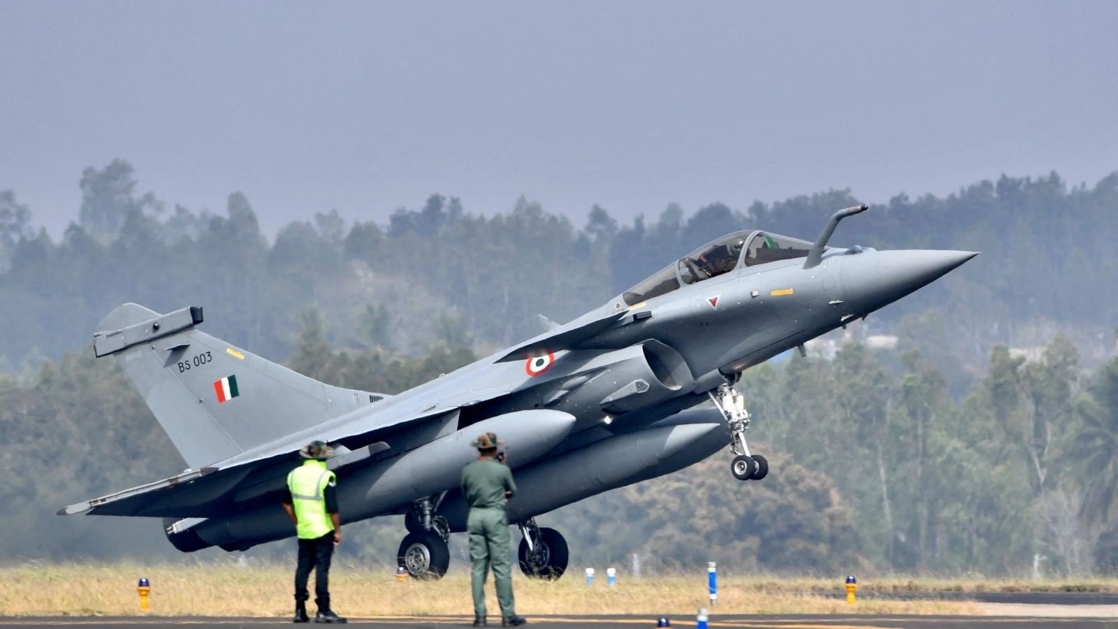 மேலும் வலுவாகும் இந்திய விமானப்படை.. பாதுகாப்பு அமைச்சகம் வெளியிட்ட சூப்பர் அப்டேட்! | இந்தியா போட்டோகேலரி - News18 தமிழ்