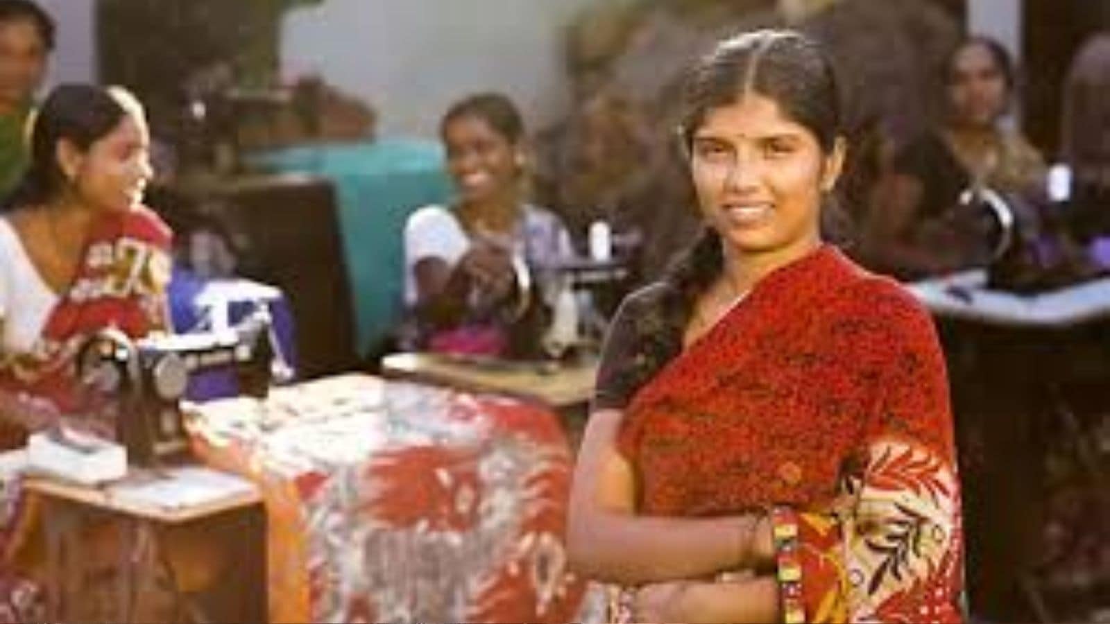 கஷ்டத்தில் உள்ள பெண்களுக்கு ₹10 லட்சம் வரை கடன்... எந்த உத்தரவாதமும் இல்லை.. மத்திய அரசின் இந்த திட்டம் பற்றி தெரியுமா? | வணிகம் போட்டோகேலரி - News18 தமிழ்