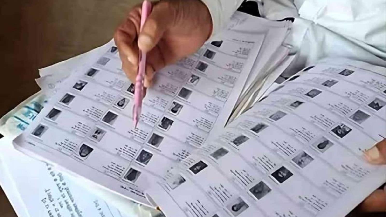 SIR : ஆட்சேபனைகளைத் தெரிவிக்க கால அவகாசம் நீட்டிப்பு.. மேற்குவங்க மாநிலத்தில் அறிவிப்பு | India News (இந்தியா செய்திகள்) - News18 தமிழ்