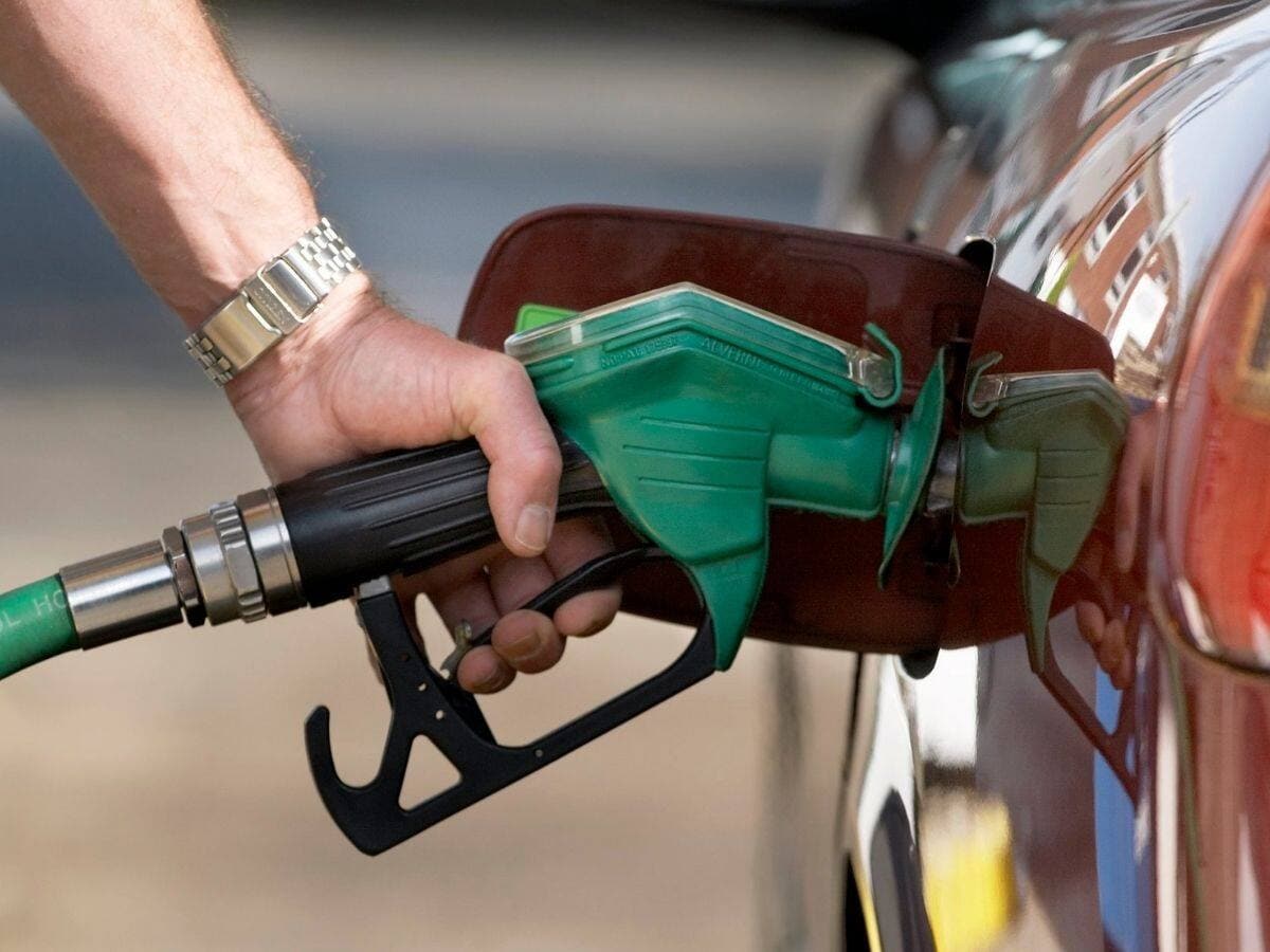 மேற்கு ஆசிய போர் சூழல் நெருக்கடியால் பல்வேறு நாடுகளில் எரிவாயு மற்றும் எரிபொருள் தட்டுப்பாடு ஏற்பட்டுள்ளது. இந்தியாவில் வணிக சிலிண்டருக்கு தட்டுப்பாடு ஏற்பட்டது. இதைத் தொடர்ந்து நெருக்கடி சூழ்நிலையை சமாளிக்க மத்திய அரசு, மாநில அரசுகளுடன் ஆலோசனை நடத்தியது. இதன் தொடர்ச்சியாக எரிபொருள் தட்டுப்பாட்டை தவிர்க்கவும், கச்சா எண்ணெய் இறக்குமதியை குறைக்கவும் பல்வேறு நடவடிக்கைகள் மேற்கொள்ளப்பட்டுள்ளன.