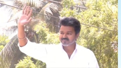 இதற்கிடையே, இரண்டு தொகுதிகளில் போட்டியிடும் விஜய் இன்று பெரம்பூர் தொகுதியில் தனது வேட்புமனுவை தாக்கல் செய்து பிரச்சாரத்தை தொடங்கியுள்ளார். இந்த நிலையில் தான் விஜய்யை போலவே தமிழக அரசியல் பிரபலம் ஒருவர் இரண்டு தொகுதிகளில் போட்டியிடுகிறார். அவர் புதிய தமிழகம் கட்சியின் தலைவர் கிருஷ்ணசாமியின் மகன் ஷியாம் கிருஷ்ணசாமி தான். இதற்கிடையே, இரண்டு தொகுதிகளில் போட்டியிடும் விஜய் இன்று பெரம்பூர் தொகுதியில் தனது வேட்புமனுவை தாக்கல் செய்து பிரச்சாரத்தை தொடங்கியுள்ளார். இந்த நிலையில் தான் விஜய்யை போலவே தமிழக அரசியல் பிரபலம் ஒருவர் இரண்டு தொகுதிகளில் போட்டியிடுகிறார். அவர் புதிய தமிழகம் கட்சியின் தலைவர் கிருஷ்ணசாமியின் மகன் ஷியாம் கிருஷ்ணசாமி தான்.