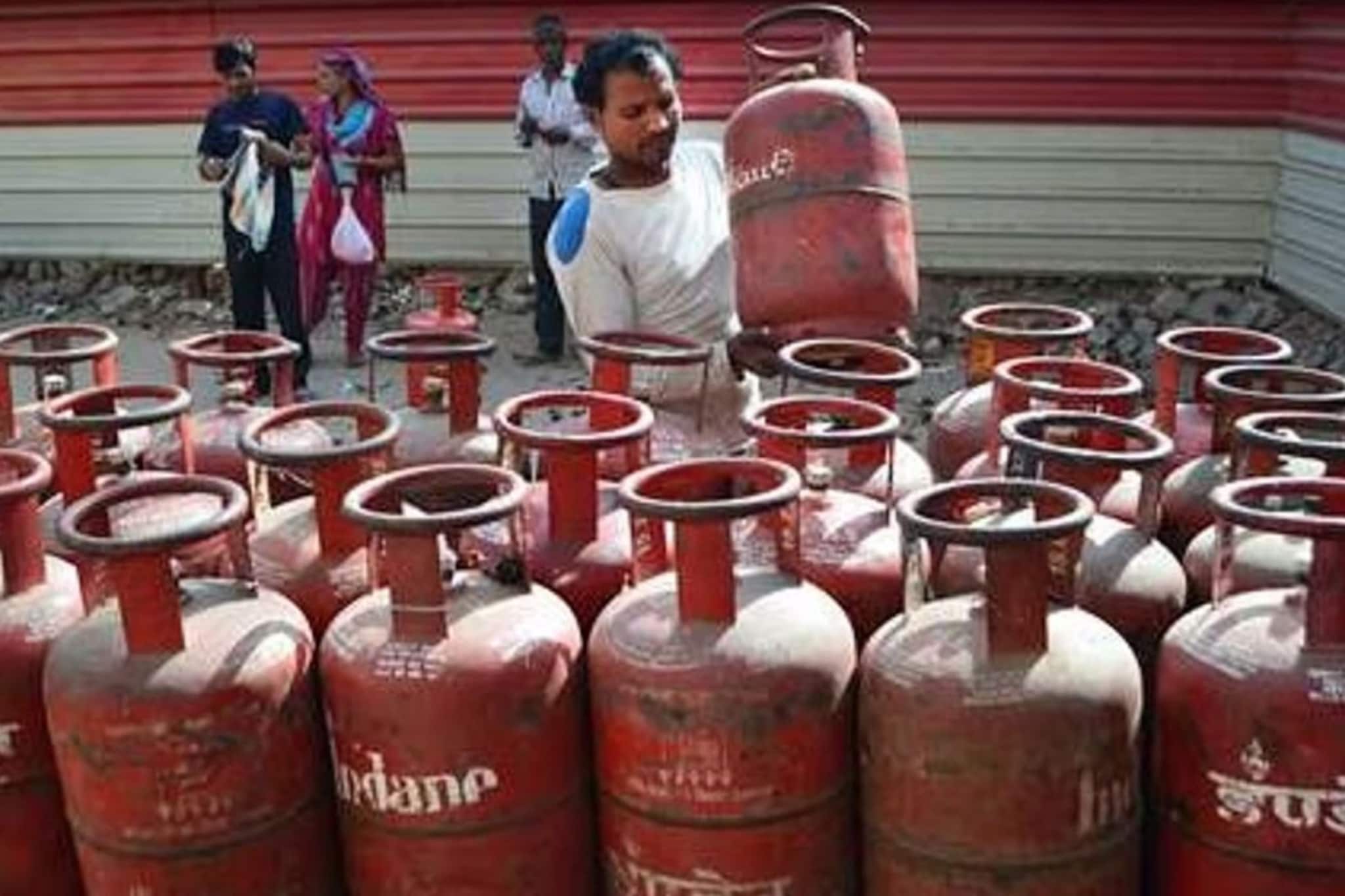 இரண்டு சிலிண்டர் வைத்திருப்போருக்கு புதிய கட்டுப்பாடு..  வெளியான முக்கிய அறிவிப்பு..!