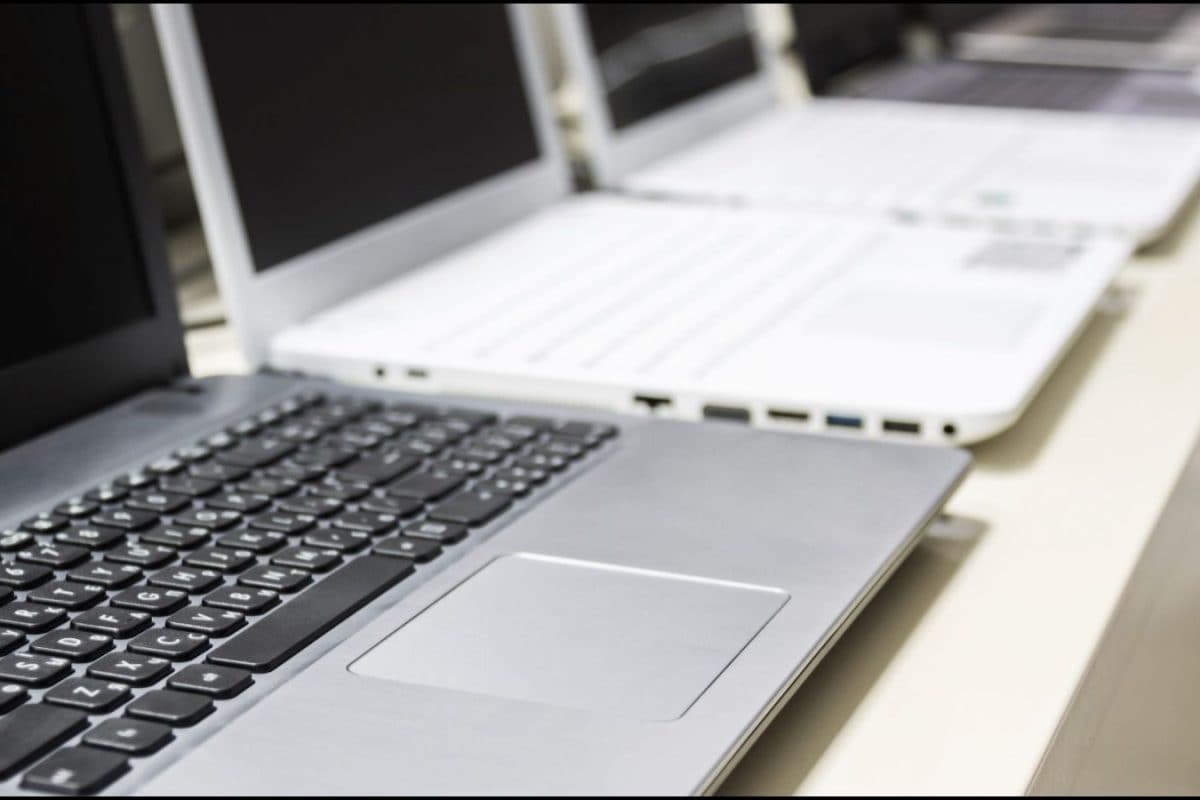 ஹார்முஸ் நீரிணை மூடல் எதிரொலி... அதிகரிக்கப் போகும் லேப்டாப் விலை? வெளியான ஷாக் தகவல்!