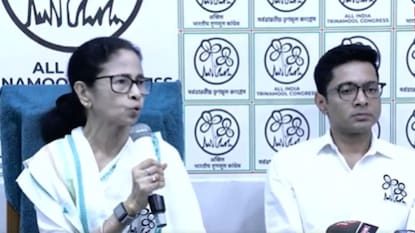 மேற்கு வங்க முதல்வர் மம்தா பானர்ஜி மேற்கு வங்க முதல்வர் மம்தா பானர்ஜி