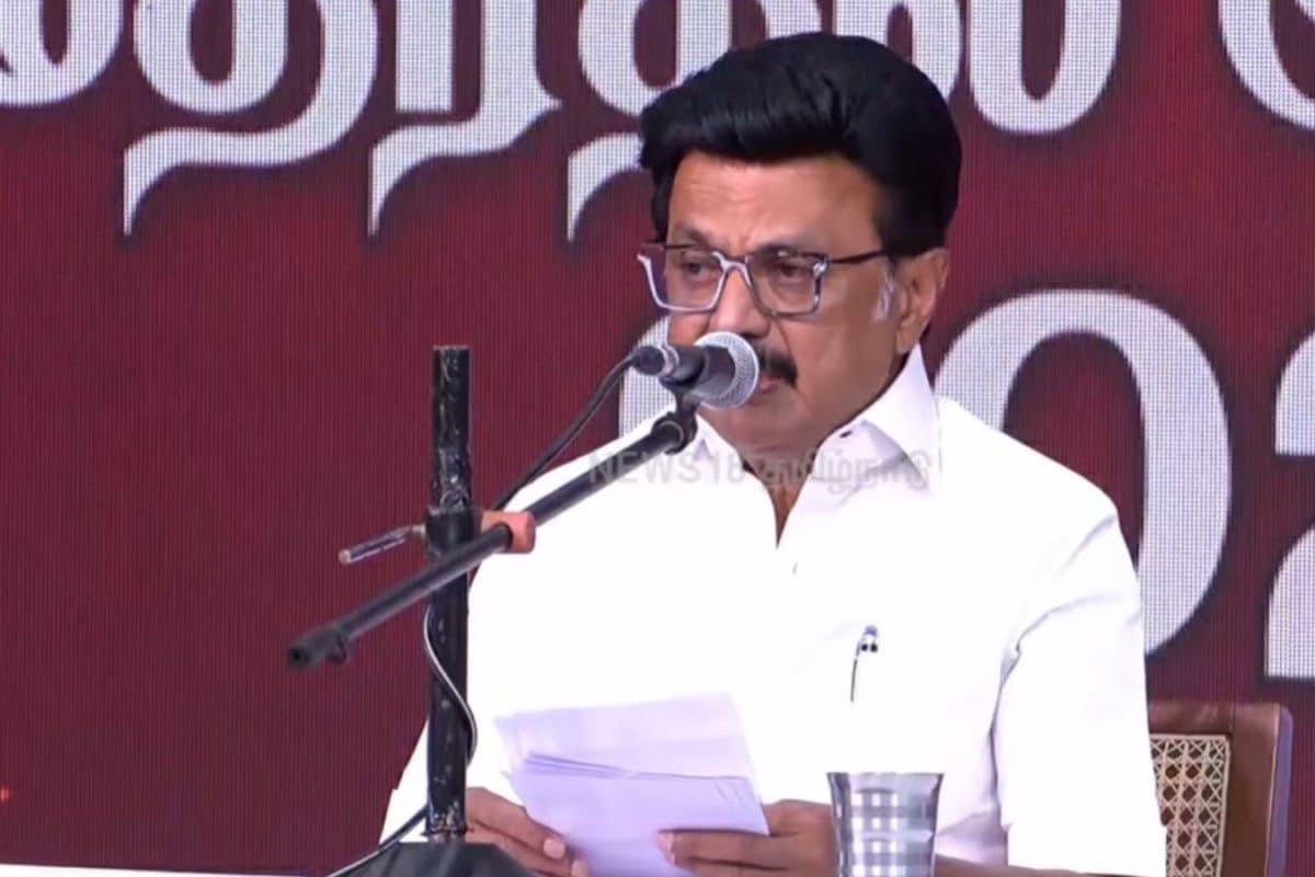 DMK election manifesto |  “இல்லத்தரசிகளுக்கு டிவி, வாஷிங் மிஷின், ஃப்ரிட்ஜ் எல்லா மின்னணு பொருட்களும்...” - திமுக தேர்தல் அறிக்கையை வெளியிட்ட முதலமைச்சர்!