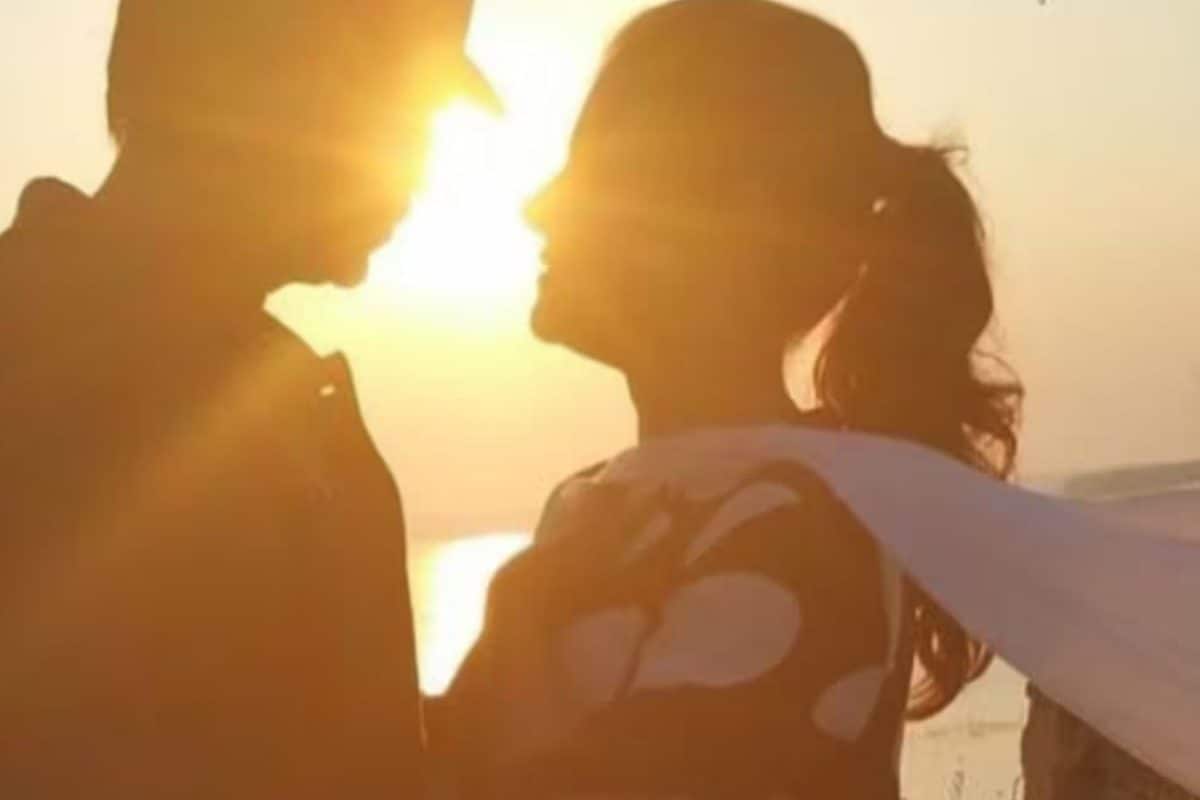 31 ஆண்டுகளாக தியேட்டரில் ஓடும் படம்… 50 ரூபாய் தான் டிக்கெட்.. யார் ஹீரோ.. என்ன படம் தெரியுமா? 