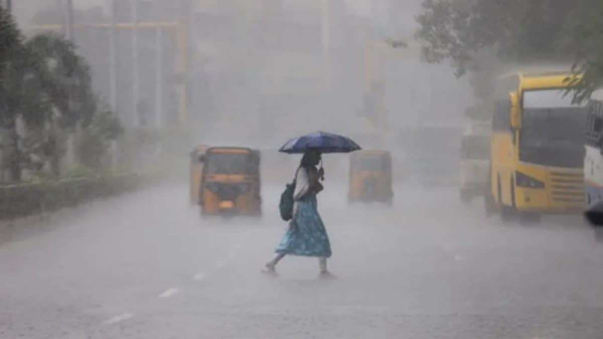 Weather Update | இன்று 3 மாவட்டங்களில் கனமழை வெளுக்கும்.. எங்கெல்லாம் தெரியுமா? வானிலை மையம் அலர்ட்!