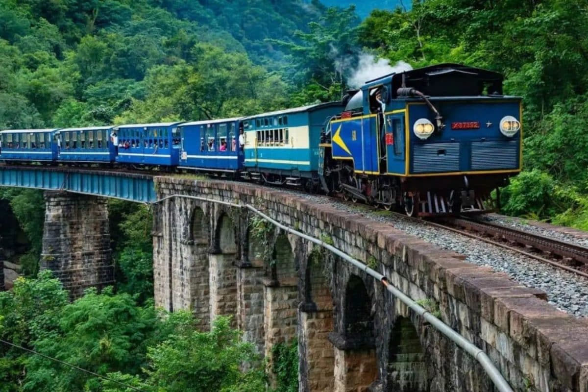 ஊட்டி மலை ரயில் சேவை.. சுற்றுலா பயணிகளுக்கு ஹேப்பி நியூஸ்!