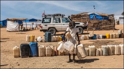 தண்ணீரால் ஏற்பட்ட தகராறு, பழிவாங்கும் நடவடிக்கையாக மாறி அண்டை கிராமங்களுக்கும் பரவி உள்ளது.