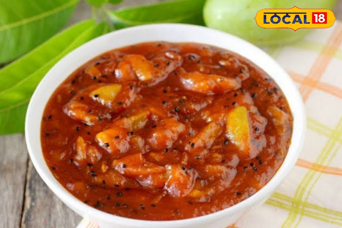 10 நிமிடத்தில் தயாராகும் ‘ஆம்கி லௌஞ்சி’ : இனிப்பு, புளிப்பு சுவை கலந்த மாங்காய் பக்கக்காரம் !