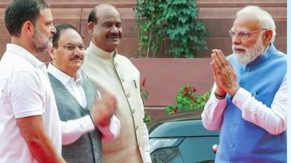 பிரதமர் மோடியுடன் ராகுல் காந்தி பிரதமர் மோடியுடன் ராகுல் காந்தி