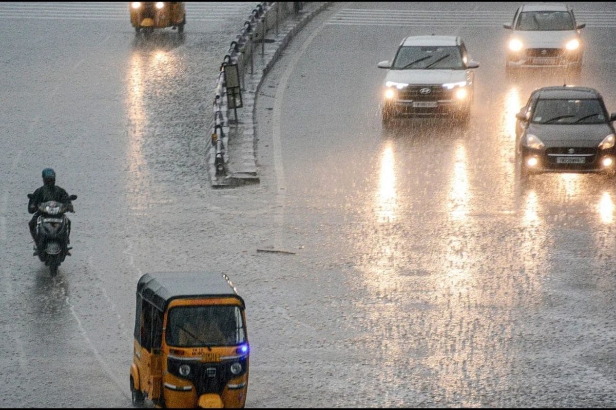 Rain Alert | தென்மேற்கு பருவமழை தொடக்கம்.. தமிழ்நாட்டில் இன்று 5 மாவட்டங்களில் கனமழை.. வானிலை மையம் முக்கிய அப்டேட்!