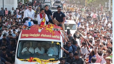 விஜயின் ரோடு ஷோ (கோப்பு படம்)