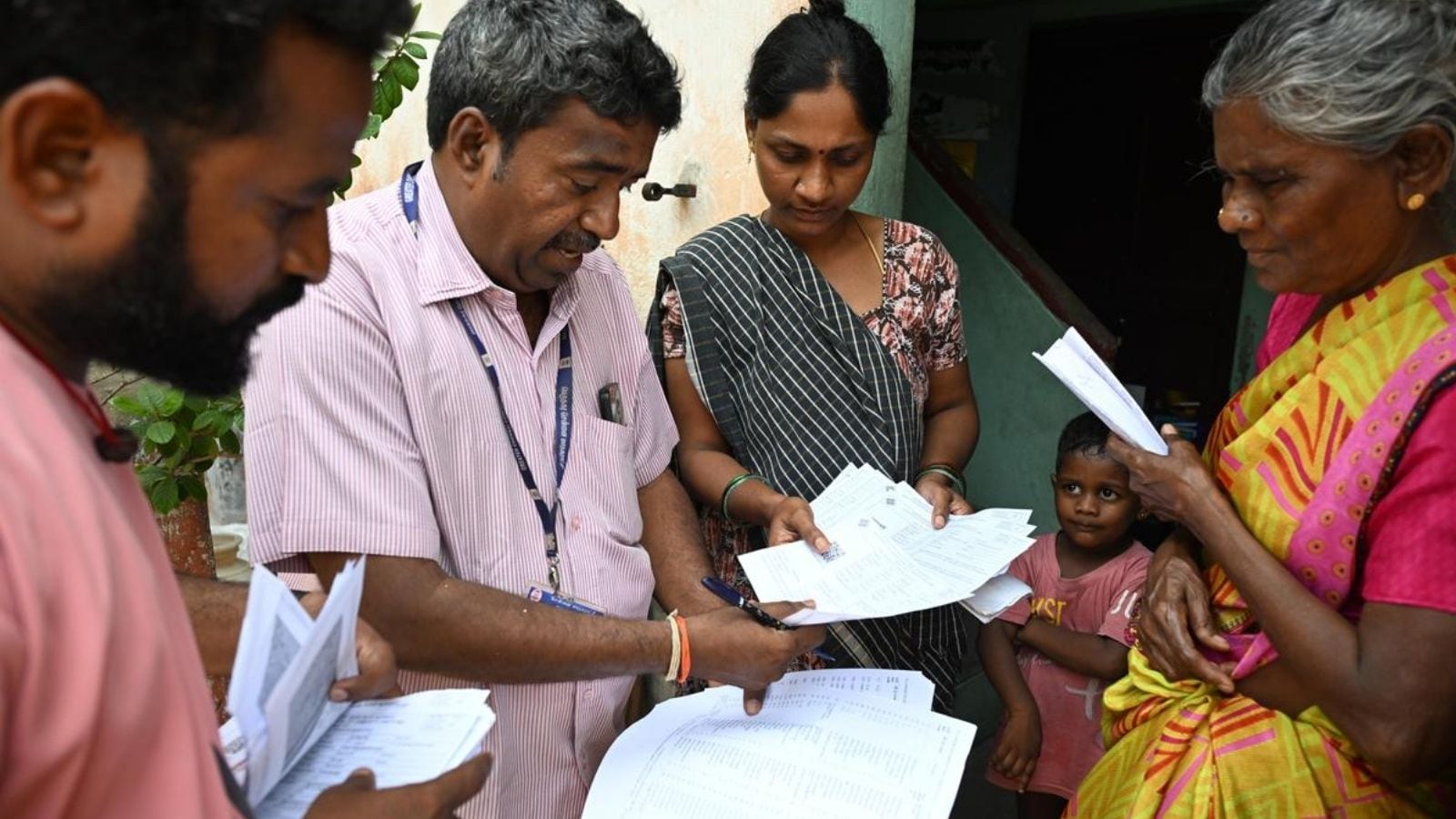 Voter Slip 2026: பூத் ஸ்லிப் என்றால் என்ன? ஆன்லைனில் ஈஸியா டவுன்லோடு செய்வது எப்படி?