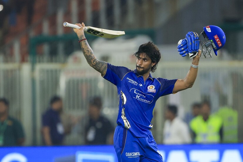  அதேபோல், கடந்த சில போட்டிகளாக 20, 0, 14, 1 மற்றும் 8 என குறைவான ரன்கள் எடுத்து தடுமாறி வந்த திலக் வர்மா சதம் அடித்து ஃபார்முக்கு திரும்பினார். திலக் வர்மாவுக்கு இது ஐபிஎல் சதம். அதே நேரம், மும்பை இந்தியன்ஸ் பேட்ஸ்மேன் ஒருவர் அடித்த அதிவேக சதம் என்ற சாதனையை சமன் செய்தார். இதற்கு முன் ஜெயசூர்யா இதே 45 பந்துகளில் சதம் அடித்திருந்தார். அதனை 18 ஆண்டுகளுக்கு பின் திலக் வர்மா சமன் செய்தார்.