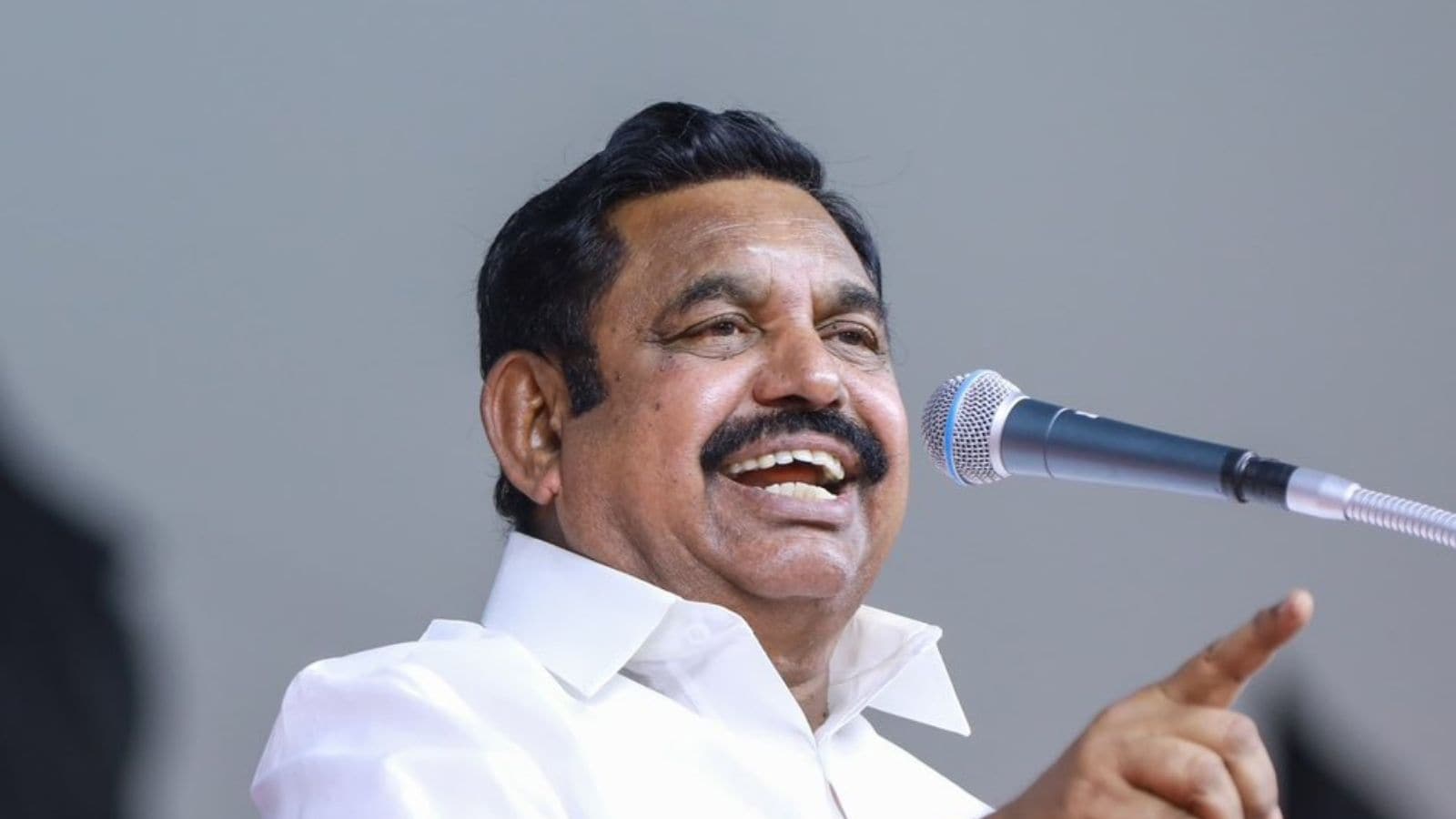 “முதல்தலைமுறையினர் வேறு யாருக்கும் வாக்கை செலுத்தி வீணடிக்காமல்…” – வேண்டுகோள் வைத்த எடப்பாடி பழனிசாமி