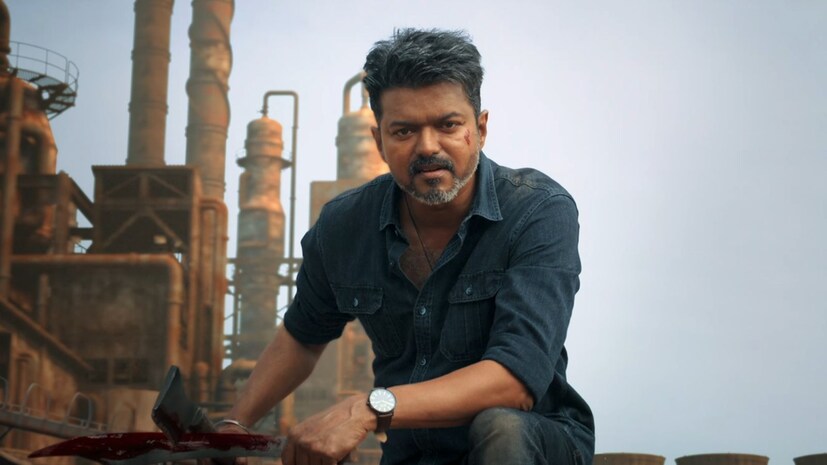  விஜய் நடித்த 'ஜனநாயகம்' படம் இணையத்தில் சட்டவிரோதமாக வெளியான வழக்கில் மூன்று பேர் மீது குண்டர் சட்டத்தின் கீழ் நடவடிக்கை எடுக்கப்பட்டுள்ளது.
