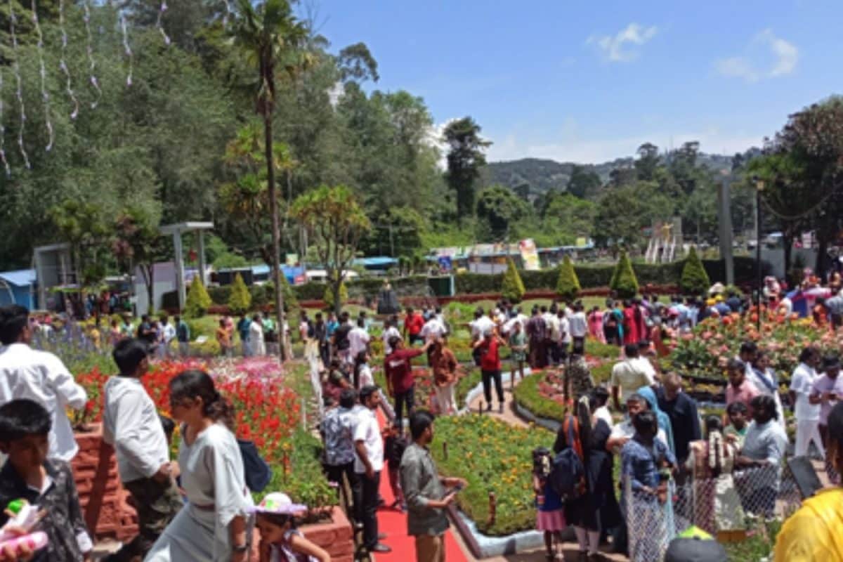 விட்டாச்சு கோடை விடுமுறை… கொடைக்கானலில் குவியும் சுற்றுலாப் பயணிகள்!