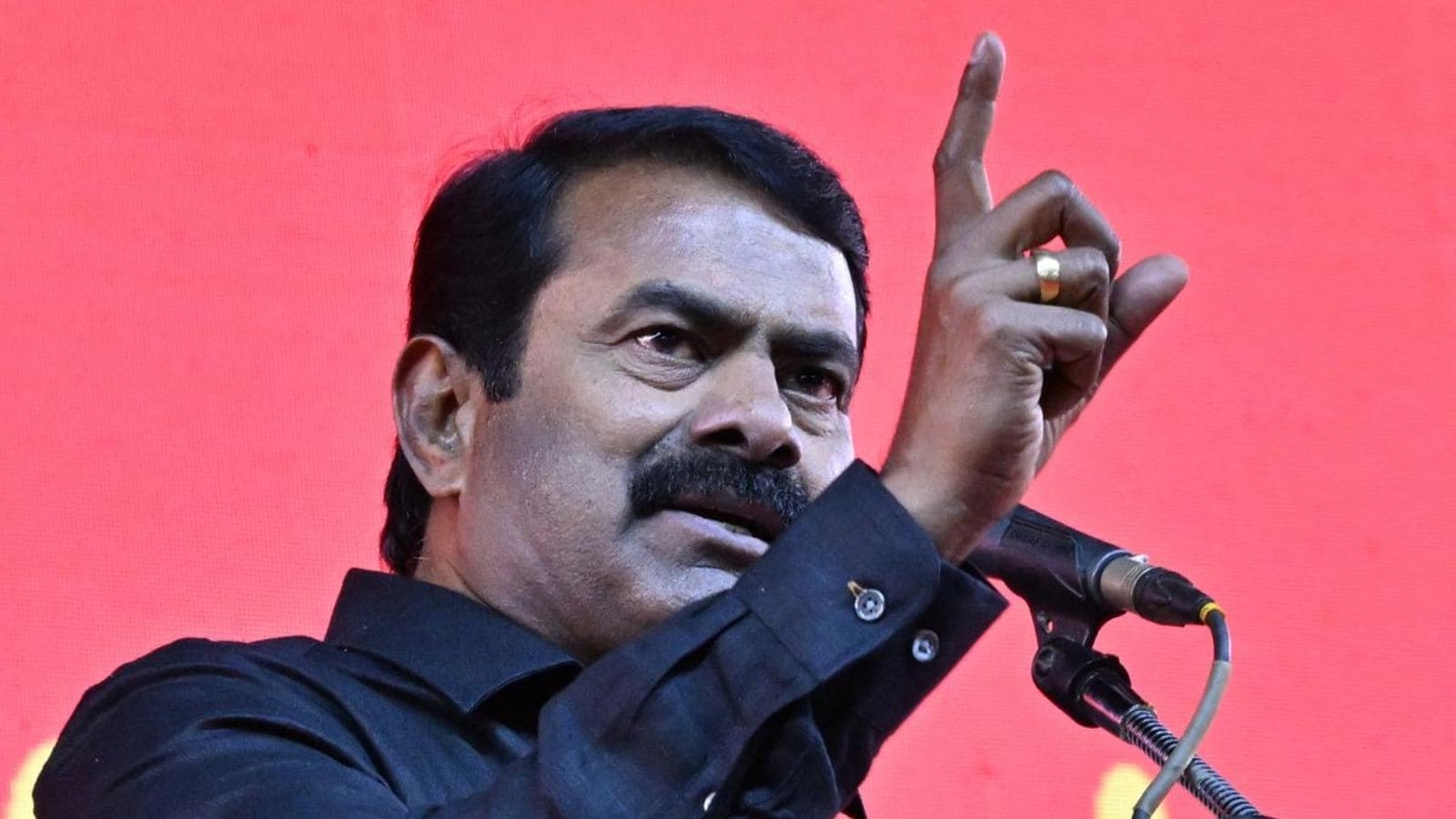 “உலகெங்கும் புரட்சியை முன்னெடுத்தவர்கள் சாதாரண மக்கள்தான்; நாமும் அப்படித்தான்” – சீமான்