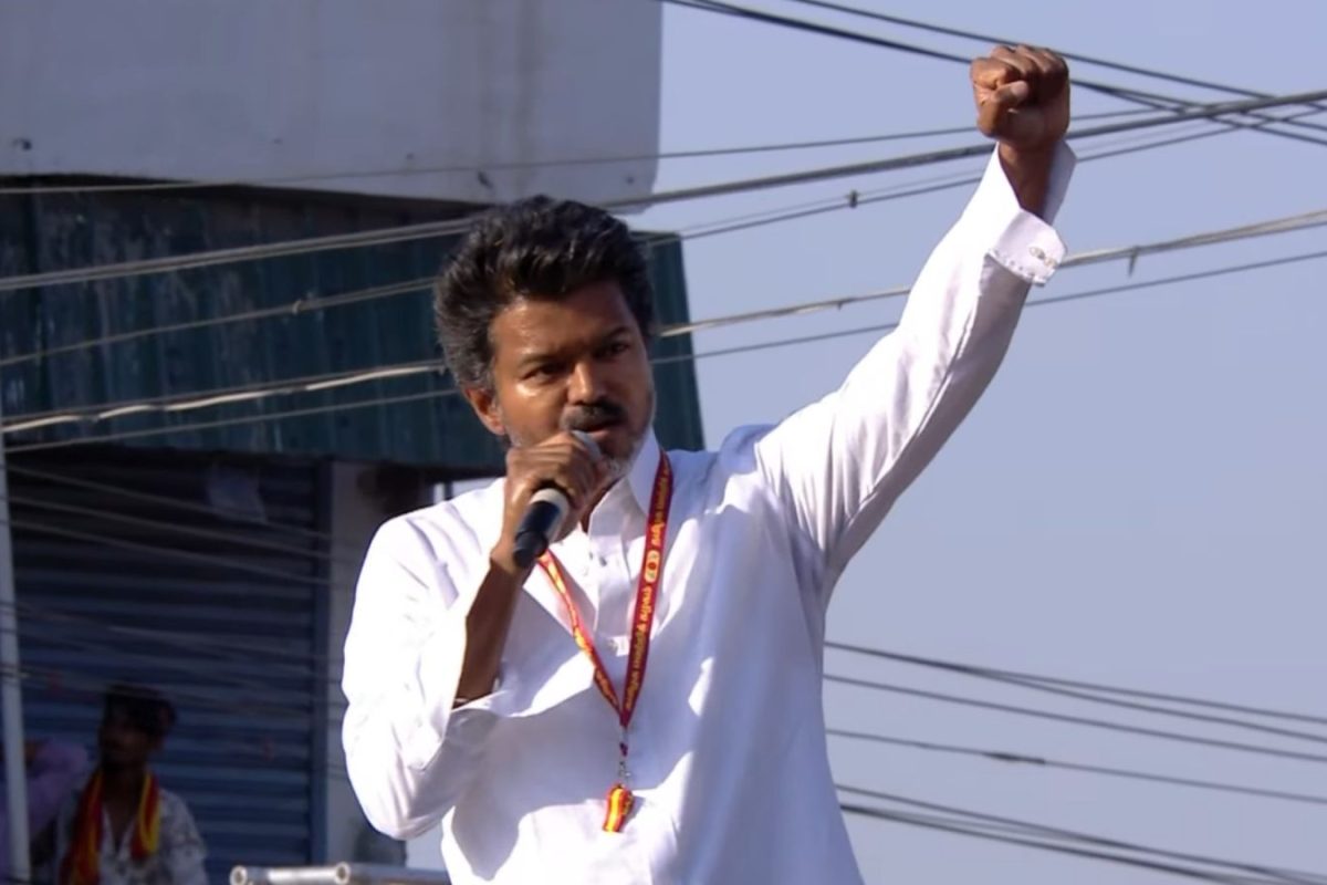 TVK Vijay | "தவெக ஆட்சி அமைந்ததும்... பழைய ஓய்வூதியம்... நெசவாளர்கள்... விவசாயிகள்...” - துறைவாரியாக வாக்குறுதிகளை வெளியிட்ட விஜய்