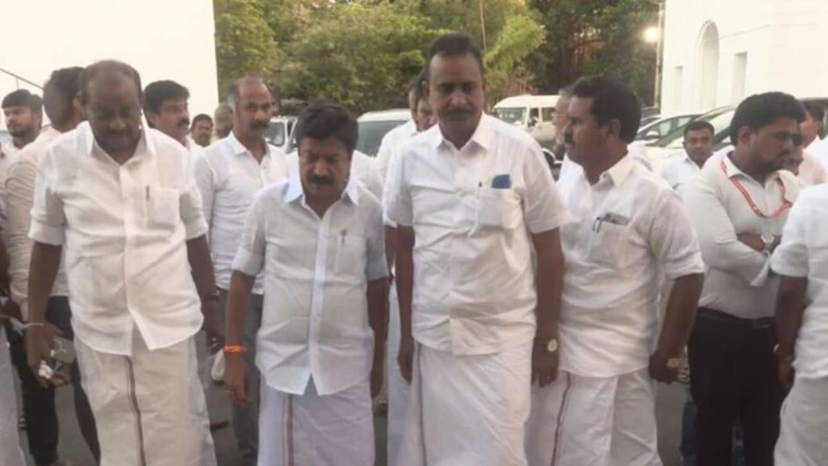 "அதிமுக யாரோடு கூட்டணியில் இருக்க வேண்டும் என முடிவு செய்ய நீங்கள் யார்?" - ஈபிஎஸ் தரப்பு கேள்வி