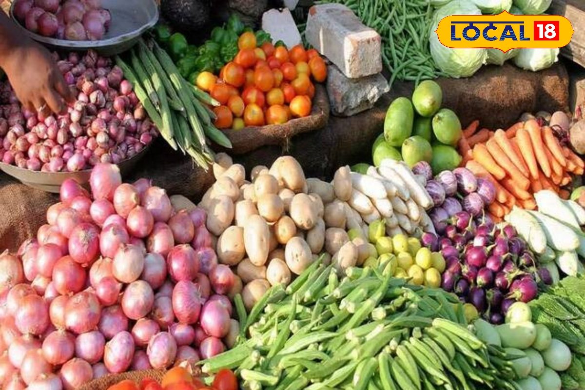 Vegetable Price:  ₹15க்கு தக்காளி! புதுக்கோட்டை உழவர் சந்தையில் காய்கறி விலை சரிவு...